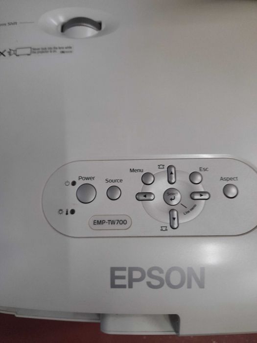 Video proiector EPSON EMP-TW700 - defect