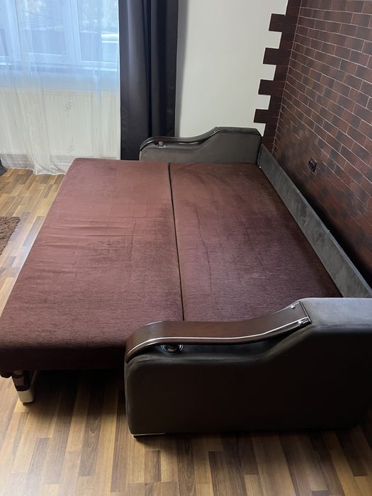 Vand canapea extensibilă!