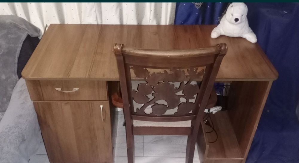 Продам стол 30000 тенге