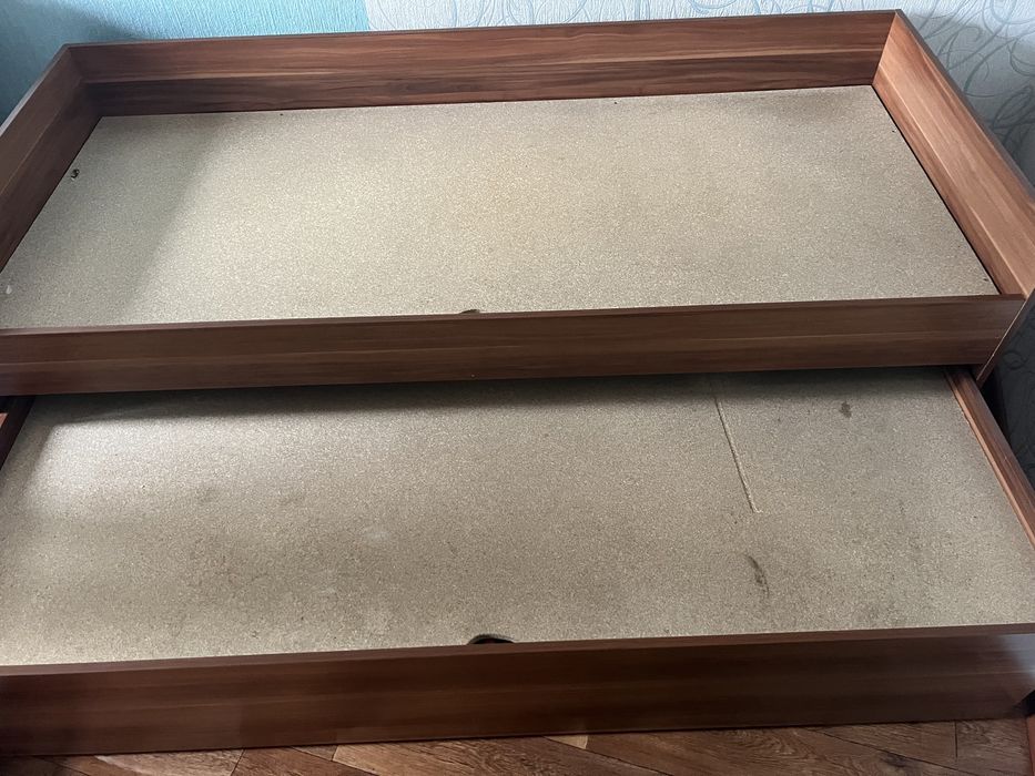 Детская двух ярусная  кровать