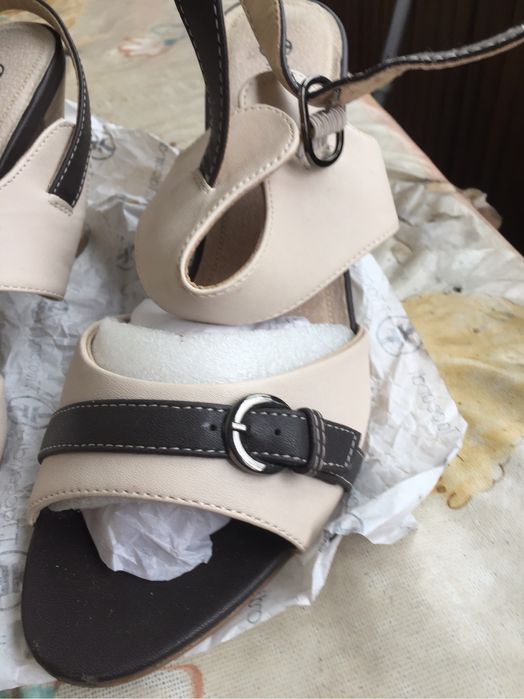 Туфли босоножки разные