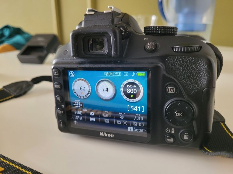 Nikon D3300 + obiectiv kit | Doar 14.557 cadre | Stare excelentă