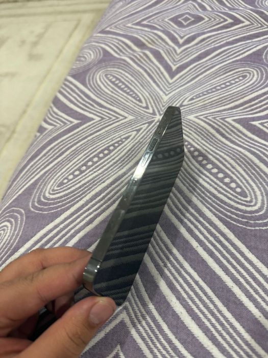 Продам Айфон 13 про 256г