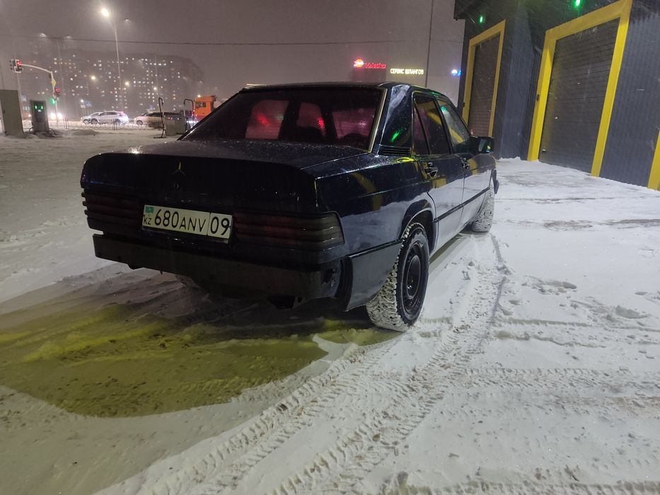 Запчасти на Мерседес 190