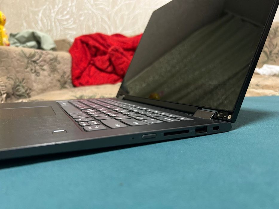 Ноутбук Lenovo Yoga