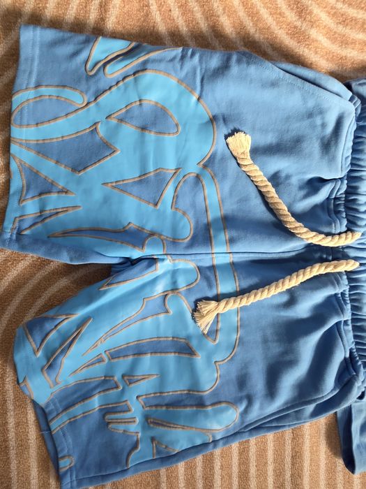 Tracksuit Syna World