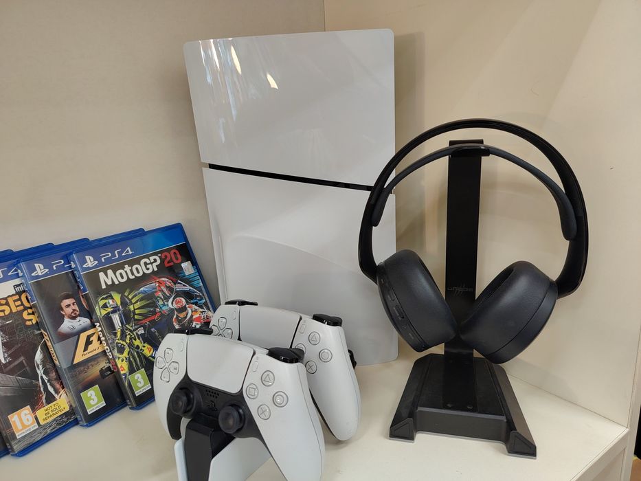 Хб! Конзола Sony PlayStation 5 Slim  12 игри 2 контролера и слушалки