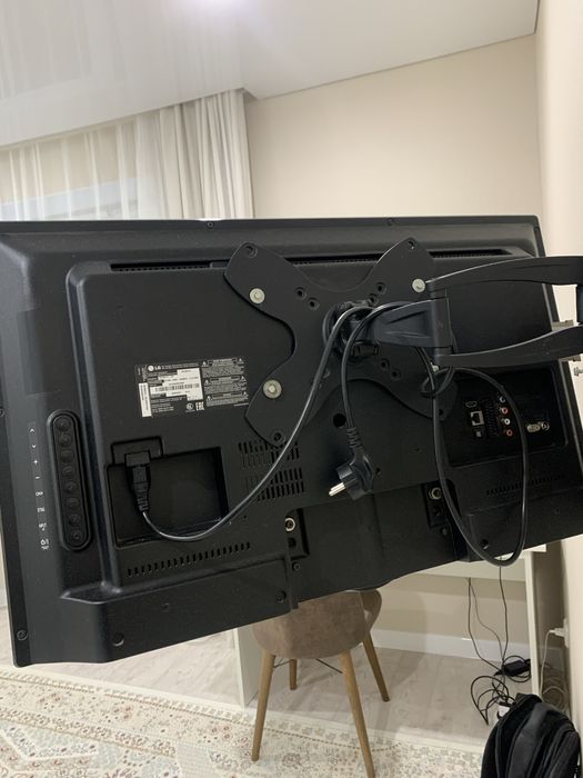 Продам телевизор LG