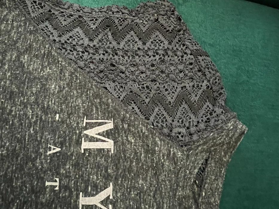 Vând bluză Bershka mărimea S
