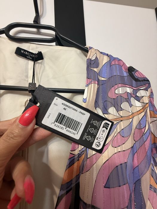 Страхотна рокля Guess