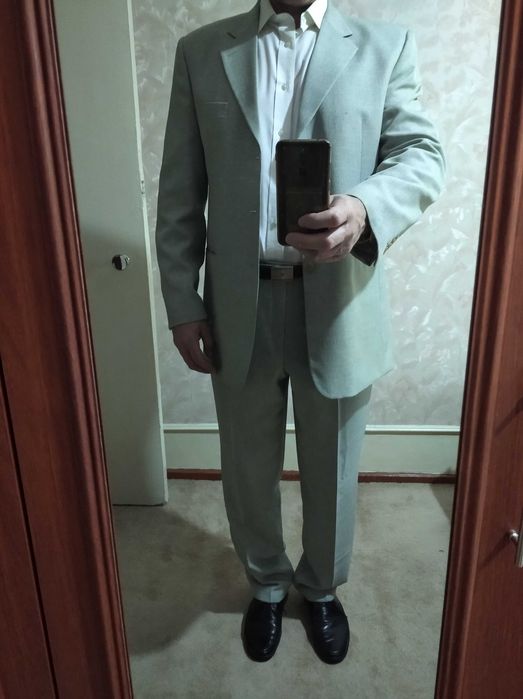 Продам мужской костюм 170000 размер 50-52.Фирма BARKLEY