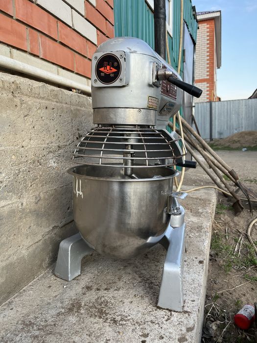 Продам миксер для тесто 220v в отличном сост