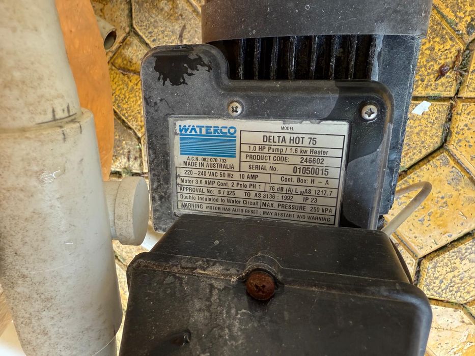 Cada hidromasaj cu accesorii incluse