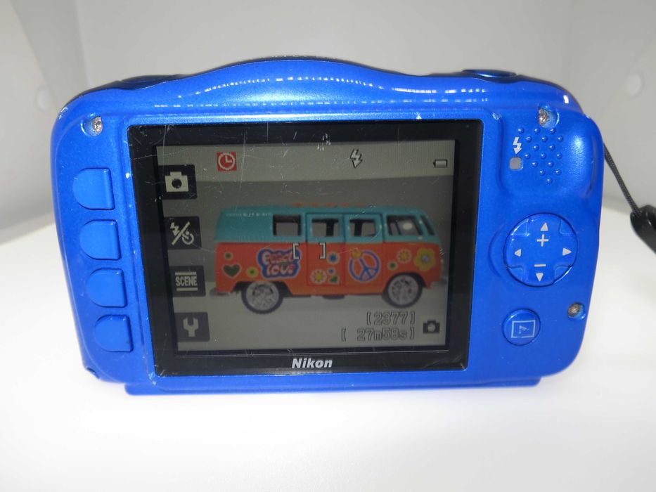 Nikon Coolpix S33 компактен фотоапарат водоустойчив до 10 метра, удароустойчив , цифрова дигитална камера FULL HD тестван и работи отлично