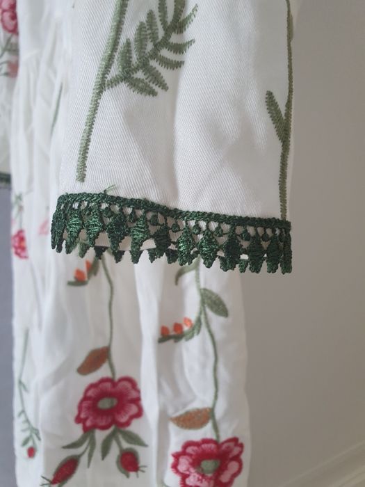 Платье женское с вышивкой