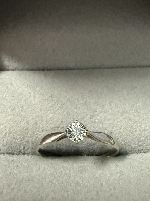 Бриллиантовое кольцо