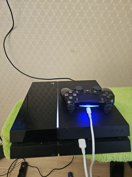 Playstation 4 1TB +PS PLUS DELUXE на 3 месяца