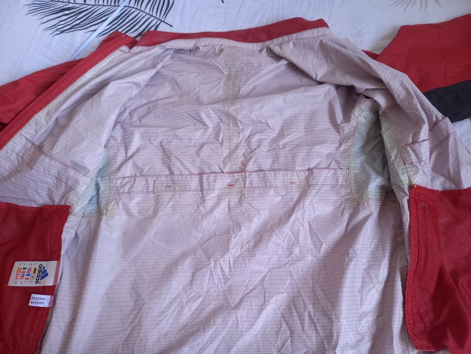 Geacă sport Adidas roșie – mărimea 40