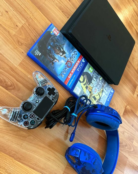 [ PS4 > PlayStation 4 Slim с джойстик, 2 игри и слушалки