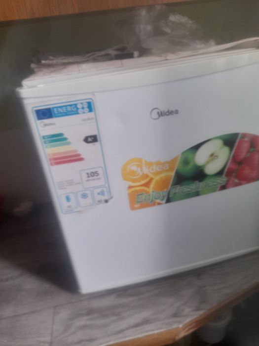 Продам мини холодильник