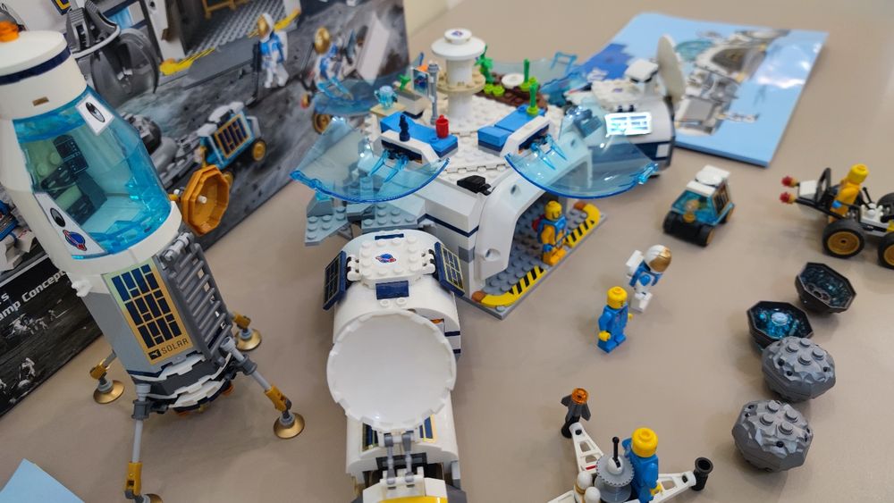 LEGO City 60350 - Baza Spațială Lunară! Cutie originala.
