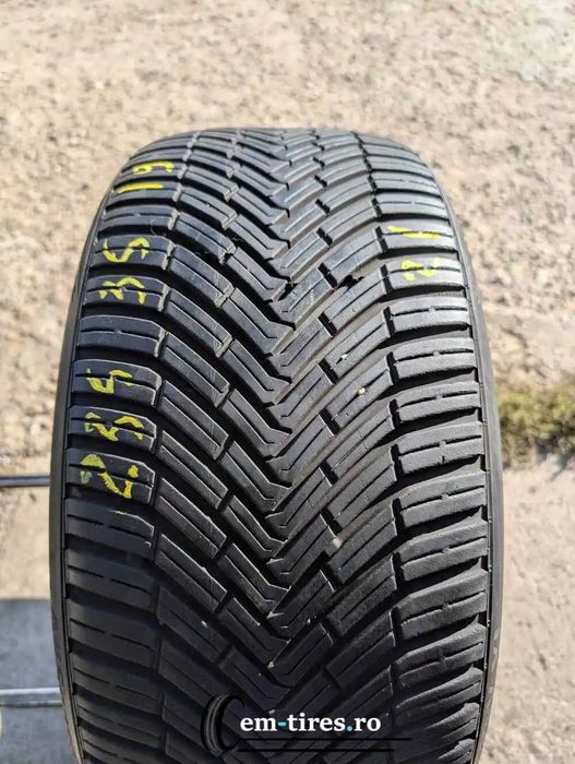 235/35 R19 • All Season • Continental AllSeasonContact 91Y | 1 buc | Pret/buc