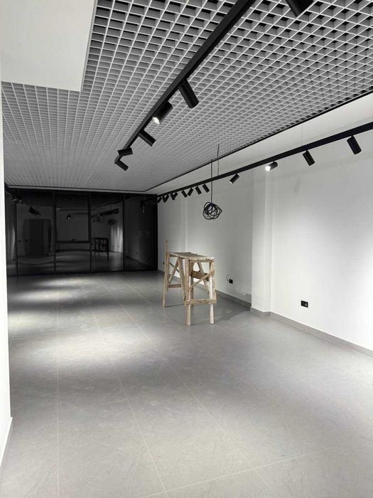 Яккасарайский районда бизнес центрда офис тайор ремонти билан сотилади