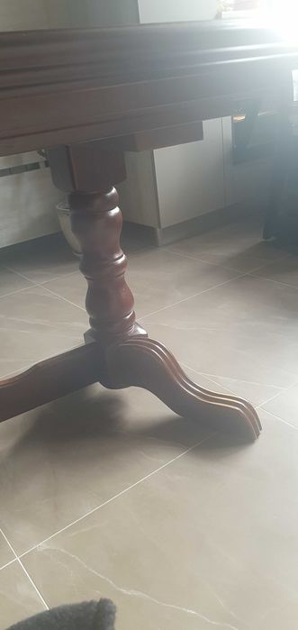 Елипсовидна трапезна маса от масивно дърво, разтегателна