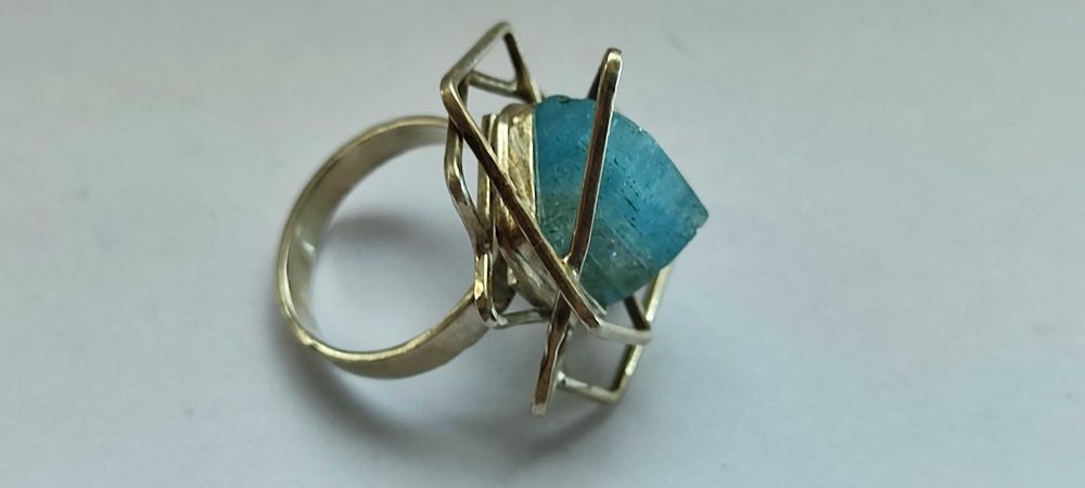 Эксклюзивное кольцо с камнем АКВАМАРИН