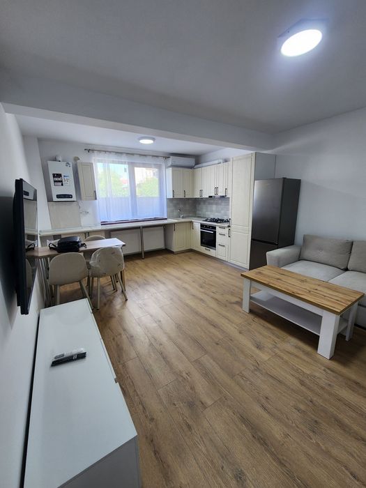 Apartament 2 camere , 6 min metrou Apărătorii Patriei, NOU , centrala ,AC , TV , prima inchiriere