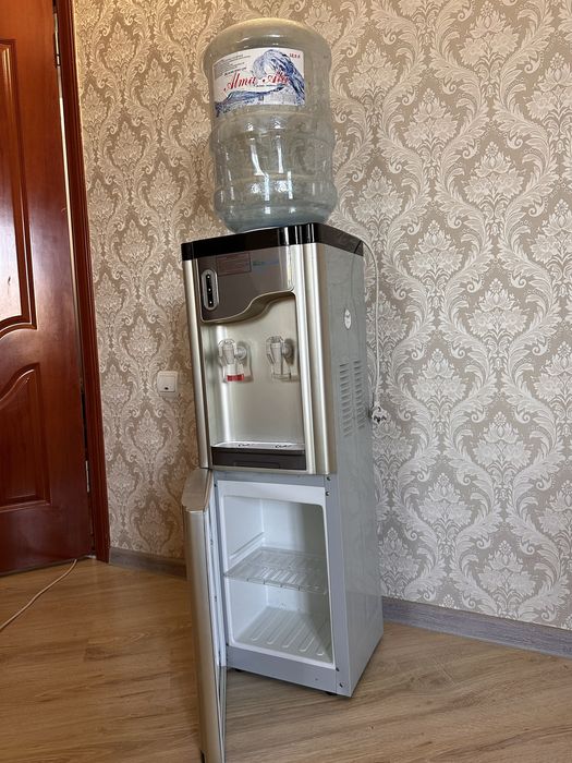 Диспенсор со шкафом