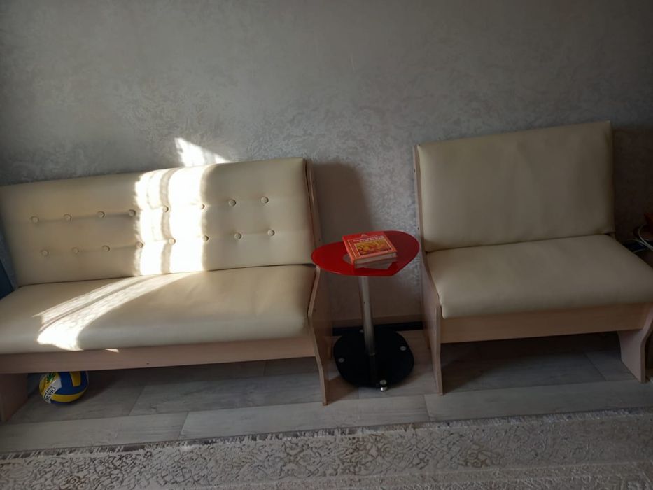 Кухонный стол+диванымен 39990тг