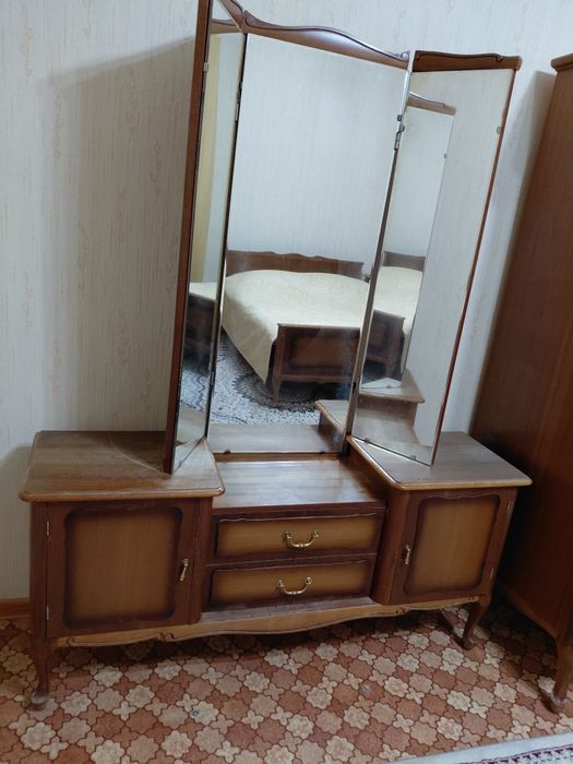 Спальный гарнитур б/у