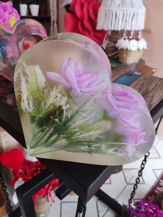 Сърце ръчно изработено от смола