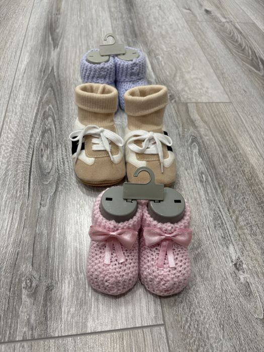 Продам обувь, пинетки для младенцев