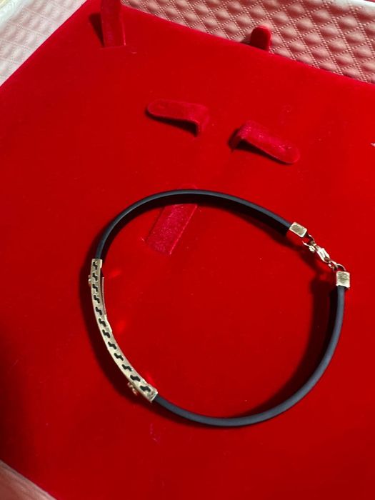 Срочно продам новый золотой браслет из 585 пробы.