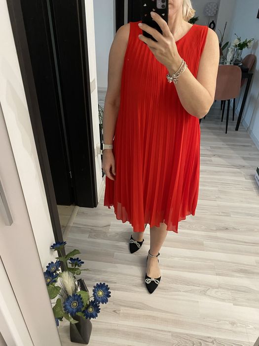 Vand rochie rosie marime L-XL