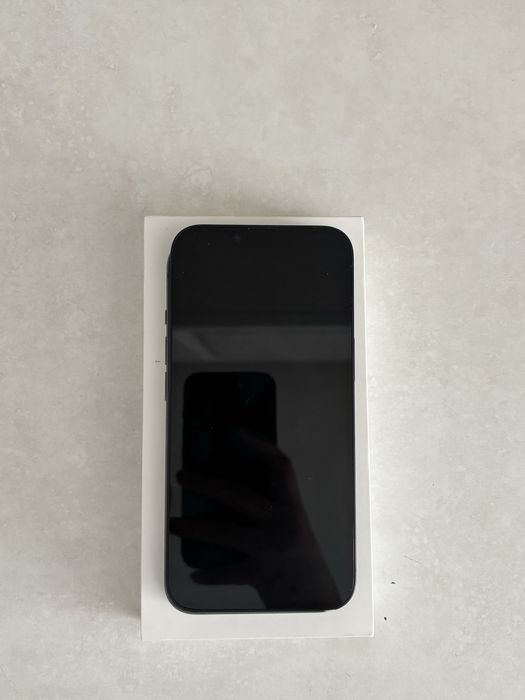 Продам iPhone 14 (128 GB)