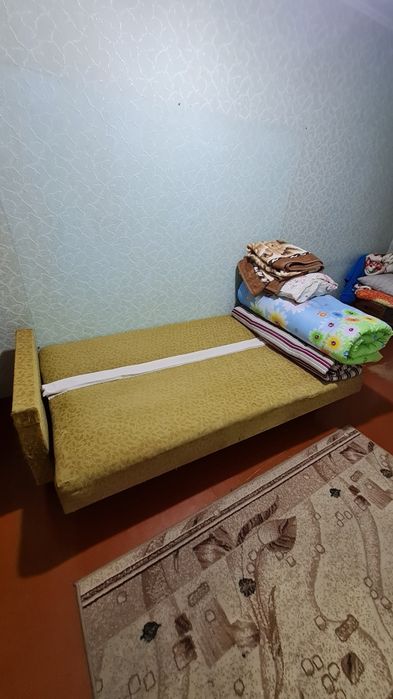 Отдам даром стол,  шкаф, диван, кресла