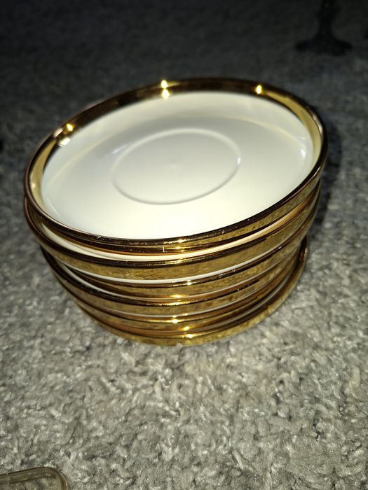 Сервиз в золотисто-белом стиле | 34 предмета