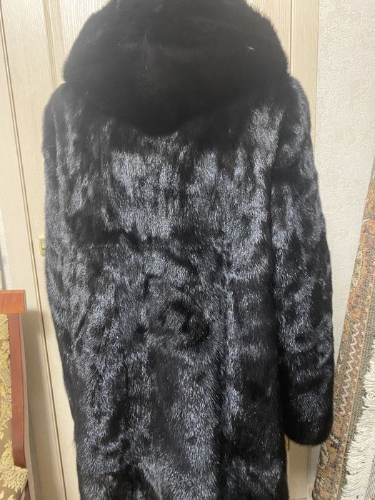 Продам шубу норковую