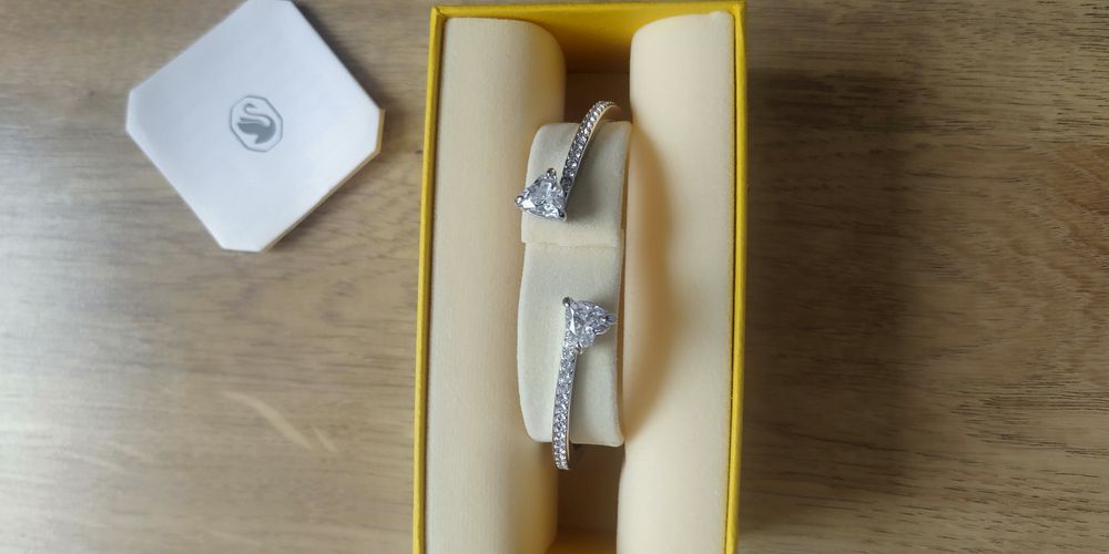 Оригинална гривна на Swarovski