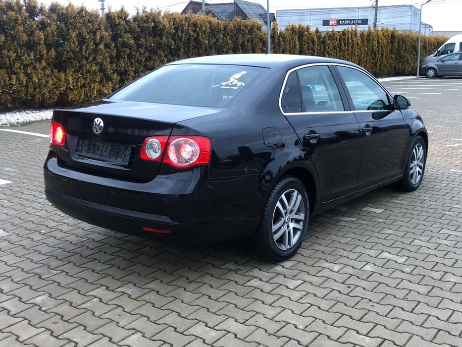 VOLKSWAGEN Jetta 2010 — imagine 3