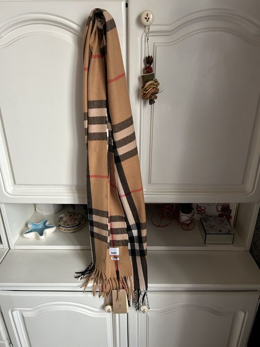 Fular Burberry- maro/ nou, cu eticheta