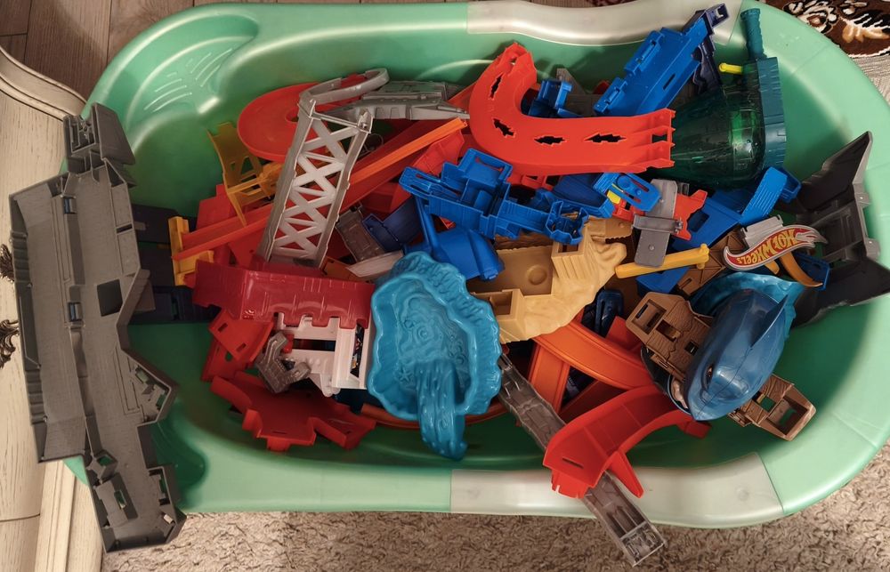 Много хот виллс / hot wheels