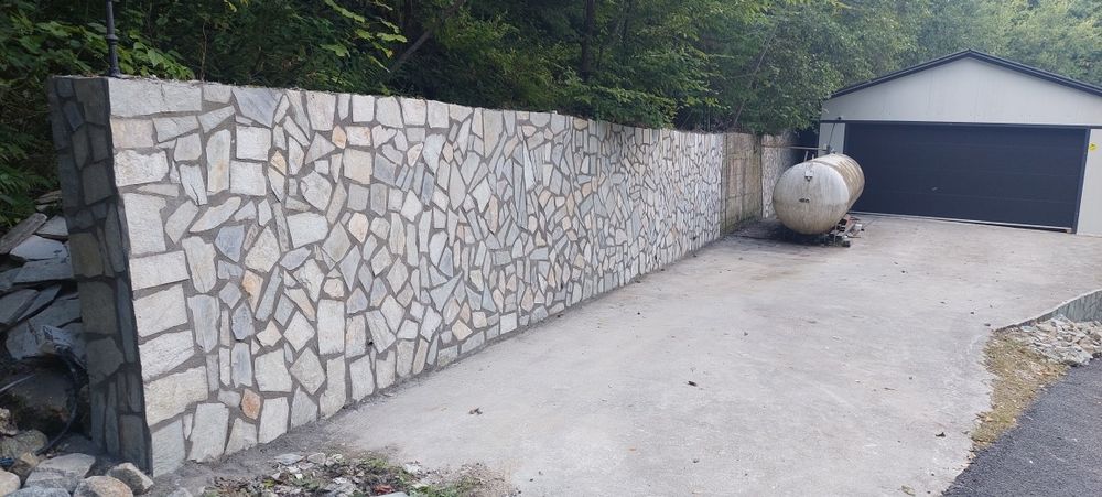 Vând piatra și montez