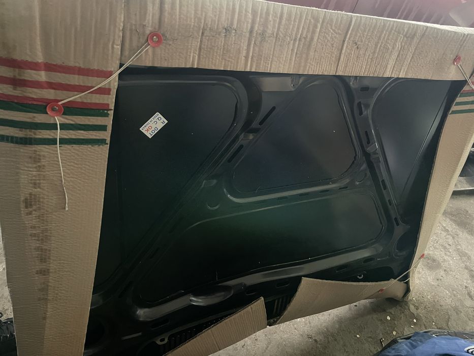 Продам капот фольцваген гольф 2