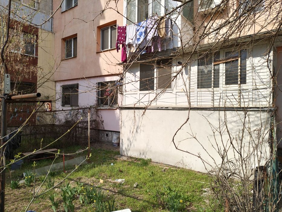 Apartament parter  3 camere craiovita 55mp