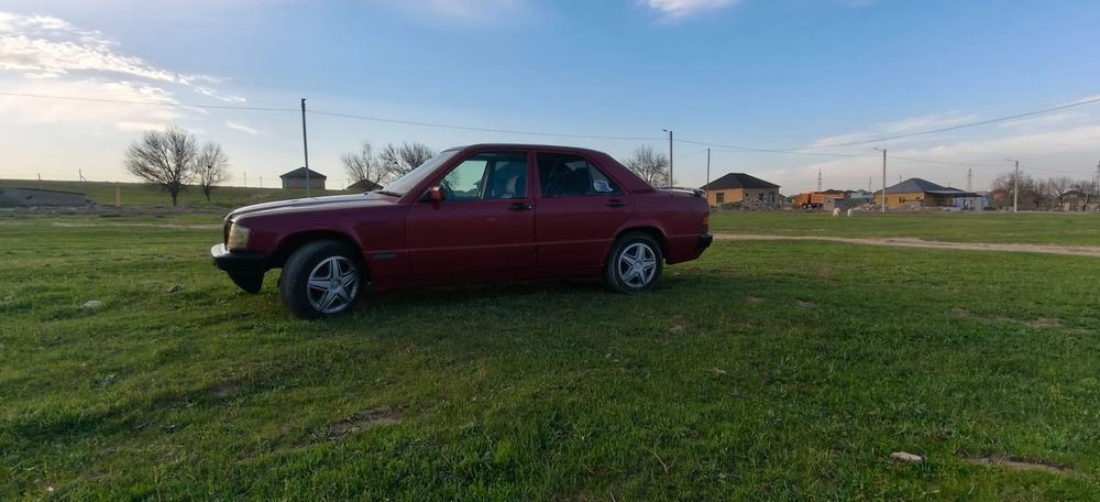 Продам мерс 190е