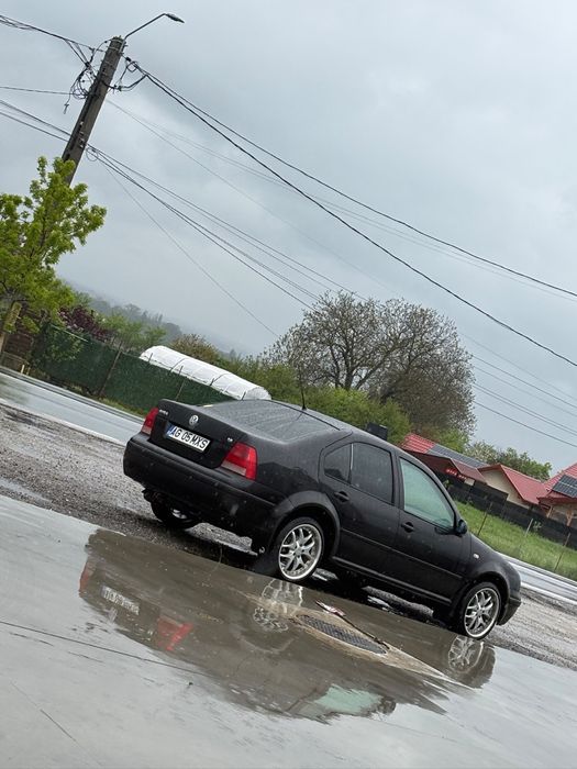 VOLKSWAGEN Bora